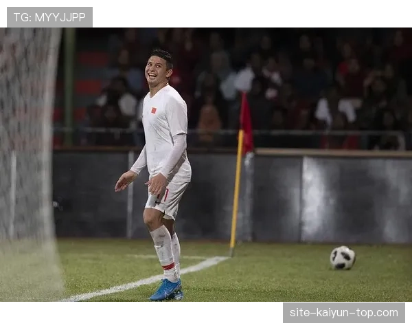 压制后防抢点接管禁区，艾克森本季前插较上季更频繁