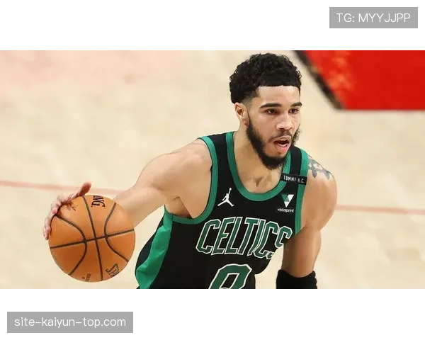 格里马尔多左路飞翼状态回暖，攻防表现持续提升